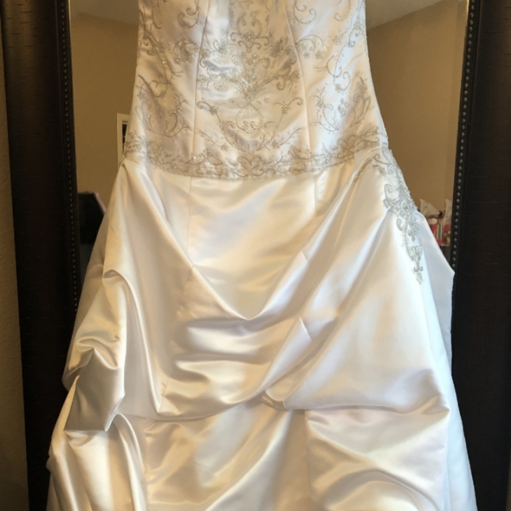 Never Worn Oleg Cassini Wedding Dress Sz 14 - Picture 7 of 16
